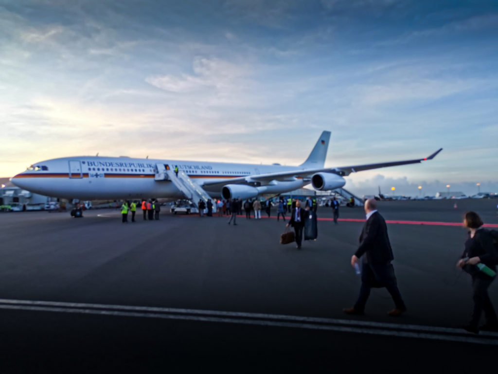 La llegada del avión presidencial al aeropuerto internacional Jomo Kenyatta.
